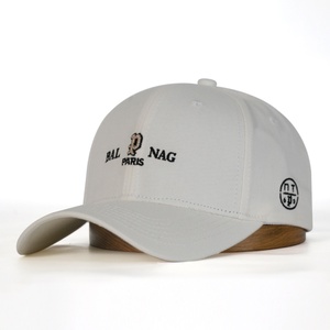 Gorra Deportiva Unisex de Color Sólido Informal para Exteriores, Gorra de Béisbol Estructurada de 6 Paneles con Etiqueta Tejida y Bordado Personalizado - Product Image 4