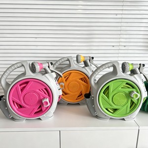 Carrete de 15 m ligero con rebobinado automático y función de boquilla pulverizadora - Product Image 1