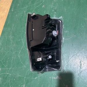 Luces Traseras para Toyota Tacoma 2016-2022, Halógenas, Tipo Semi Ensamblado MD5542 - Product Image 3