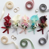 Boutonniere Pengantin Pria Calla Lily Buatan dengan Pita Berhias Berlian Imitasi untuk Pesta Pernikahan dan Prom