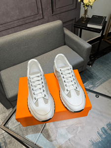 พื้นรองเท้าแบบมีปุ่มยึดเกาะ  วัสดุผสมที่ทนทานต่อการลื่นไถล  โครงสร้างวัสดุผสม  รองเท้าสำหรับใช้ในชีวิตประจำวัน  ระบบลดแรงกระแทก  วัสดุที่นุ่มสบาย - Product Image 4