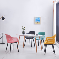 Chaises de table à manger au design minimaliste chaises empilables en plastique avec accoudoirs chaise de relaxation pour salon maison bureau jardin extérieur