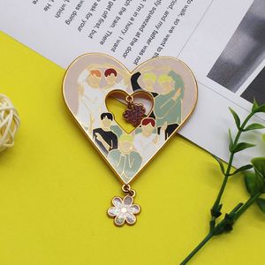 Pin de Solapa Metálico Personalizable para Sublimación, Insignias Metálicas Personalizadas con Logotipo, Fabricante de Pines de Esmalte Suave y Duro Chapados en Oro - Product Image 4