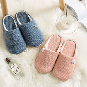 Pantofole riscaldate a batteria elettrica in Memory Foam di corallo caldo per interni all'ingrosso - Product Image 2