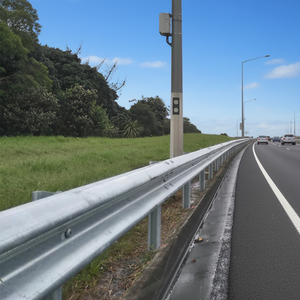 Barrera de Seguridad Galvanizada Tipo W para Carreteras y Puentes, Barrera Metálica de Tráfico - Product Image 1