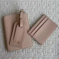 Ensemble Cadeau d'Affaires Personnalisé : Housse de Passeport en Cuir PU Texture Saffiano, Porte-Cartes et Étiquette de Bagage