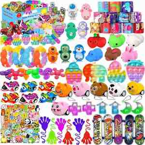 Ensemble de porte-clés anti-stress essentiels et durables avec boutons de clavier rotatifs, bracelets Pop, jouets Squishy et autocollants - Jouets fantaisie et farfelus - Product Image 1