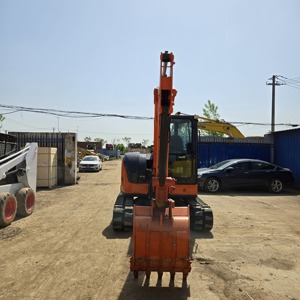 Excavadora HITACHI ZX55U Usada, Miniexcavadora de 5 Toneladas (5T) con Radio de Giro Pequeño y Confort para el Operador, Ideal para Jardinería - Product Image 3