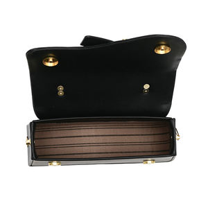 Nouvelle tendance populaire des sacs à main décontractés, au style unique et adaptés aux tendances mode féminines. Fabriqué en matériau PU. 8812-1 - Product Image 2