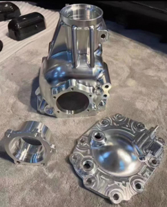 Op Maat Gemaakte Hoge Precisie Cnc-Bewerking Van Messing Aluminiumlegering Onderdelen Complexe Structuren Fijne Oppervlakteafwerking Voor Industrieel Gebruik - Product Image 2