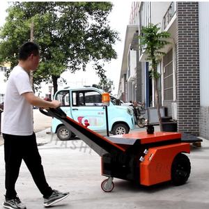 Yeni Endüstriyel Elektrikli Çekici Traktör CE Sertifikalı 1.5-3.5 Ton Çelik Malzeme Taşıma Ekipmanı 220V Perakende Kullanımı İçin - Product Image 3
