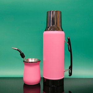 Set Termo con Pico Cebador y Sistema Mate 1200ml - Termo Clásico MATTE SYSTEM - Product Image 1