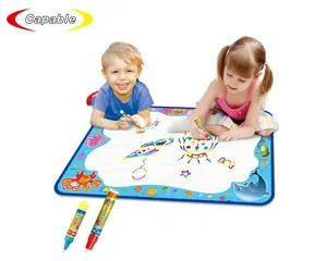 Jouets éducatifs meilleur tapis de gribouillage de dessin d'eau magique aquatique sans désordre pour tout-petit avec stylo et manuel