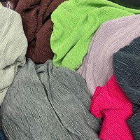 100% polyester 3D texturé plis plissés tissu tissé en relief pour vêtement femme