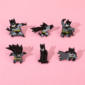 Spilla in Metallo Marvel <span class=keywords><strong>Batman</strong></span>, Accessorio Decorativo Creativo di Alta Qualità per Abbigliamento e Borse, Vendita all'Ingrosso di Spille Durevoli - Product Image 1