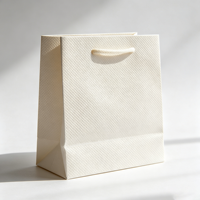 Sacs cadeaux en papier pour bijoux de luxe, impression personnalisée du logo, dorure à chaud, mini sacs cadeaux roses mignons avec poignées et fermeture à ruban
