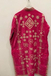 Chaqueta de terciopelo Suzani hecha a mano para mujer, con bordado floral, estilo bohemio, ropa exterior de boutique. - Product Image 2