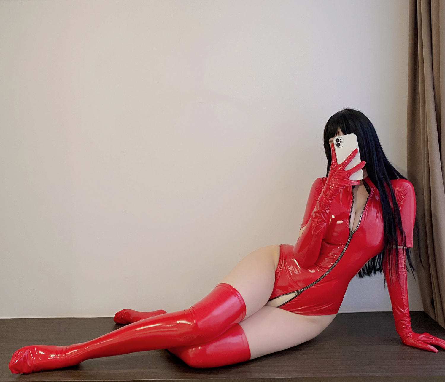 Rouge + gants + chaussettes