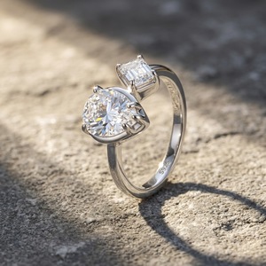 Bague en argent sterling S925 avec deux pierres, plaquée or 14 carats, moissanite taille poire et baguette, bague de fiançailles pour femme, cadeau - Product Image 2