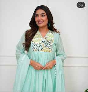 Conjunto de Kurta y Pantalón de Algodón Estilo Étnico Indio para Mujer con Diseño de Bordado, Ideal para Bodas, Fiestas y Eventos Festivos, Venta al por Mayor - Product Image 6