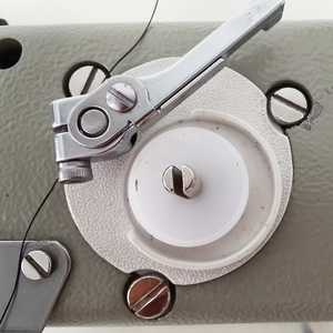 Máquina de Coser Computarizada de Doble Aguja Sincrónica RN-4420D con Corte Automático de Hilo para <span class=keywords><strong>Tapicería</strong></span> de Sofás y Asientos de Automóvil - Product Image 3