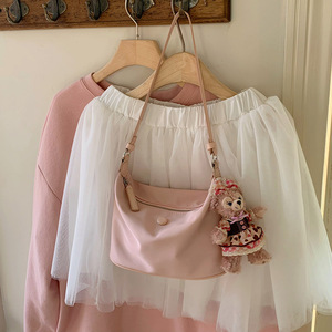 Bolso tipo dumpling de tela Oxford de nailon ligero e impermeable, estilo coreano, para mujer, bolso bandolera con cremallera y botón. - Product Image 1