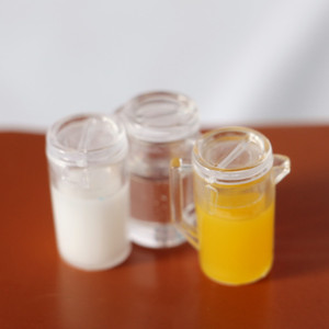 Set Miniatura Casa delle Bambole con Brocca per Succo d'Arancia e Latte, Tazza per Succo e Latte, Modello Scenico per Giochi di Ruolo, <span class=keywords><strong>Accessori</strong></span> per Casa delle Bambole - Product Image 4