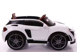 男女通用儿童电动玩具车四轮遥控自驾，带音乐电池供电，适合男孩和女孩乘坐 - Product Image 4