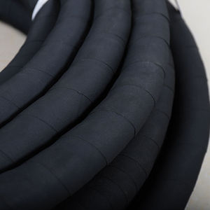 Manguera de Goma Reforzada con Tela, Resistente a la Presión, de Alta Calidad y Durabilidad, para Chorro de Aire y Soluciones Ácidas y Alcalinas - Product Image 5