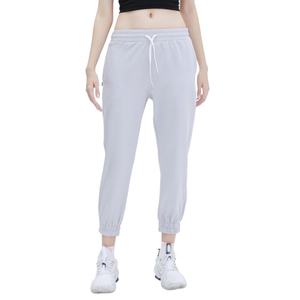 กางเกงออกกำลังกายคุณภาพสูงจากโรงงานผลิตเสื้อผ้า กางเกงกีฬาผู้หญิงแบบยืดได้ มีกระเป๋าซิป กางเกงวอร์มสำหรับผู้หญิง - Product Image 2