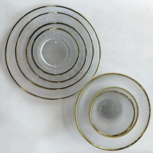 Platos de Cristal con Borde Dorado y Diseño Rayado para Alquiler en Eventos y Fiestas, Venta al Por Mayor - Product Image 2