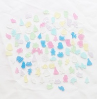 Perles de résine transparentes arbre de noël chaussettes de noël gingerman bonhomme de neige chapeaux roses mélanger la conception produire ensemble vente chaude