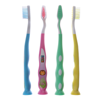 Brosse à dents pour enfants avec support à ventouse, manche et poils en nylon moyens, et gratte-langue – Usine OEM/ODM de brosses à dents