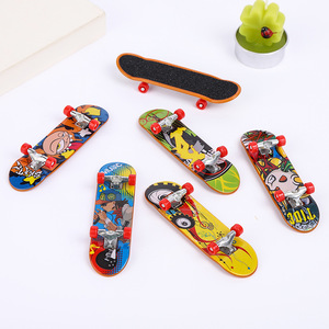 Impresión de gráficos personalizados para fingerboard, regalo promocional de aleación, 32/34 mm, tabla de madera profesional, mini fingerboard creativo, juguetes. - Product Image 3