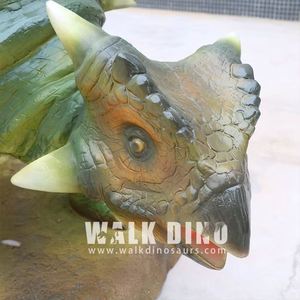 Sculpture de dinosaure animatronique de haute qualité en fibre de verre verte avec fonction résistante aux intempéries pour une utilisation en intérieur/extérieur - Product Image 5