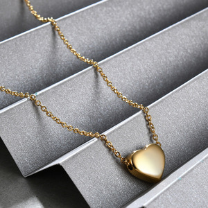 Collar de Cadena de Clavícula de Doble Capa de Acero Inoxidable 304 Chapado en Oro de 18K con Colgante de Corazón Minimalista de Estilo Europeo Americano - Product Image 3
