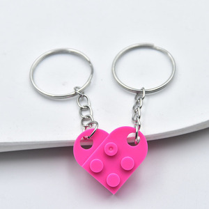Venta al por mayor a juego corazón llavero separable amor bloques de construcción llaveros para Mujeres Hombres Día de San Valentín regalos de cumpleaños - Product Image 6