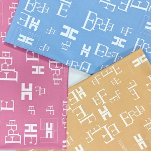 Thời Trang Mới Thoáng Khí 60S * 60S Trọng Lượng Trung Bình 105gsm 100% Bông Thư Mô Hình In Mens Áo Sơ Mi Vải Cho Quần Áo - Product Image 1