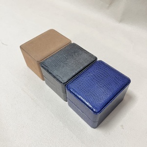 Cajas y estuches para relojes de terciopelo personalizados al por mayor de fábrica con varios logotipos y diferentes colores, cajas portátiles para relojes de un solo compartimento - Product Image 2