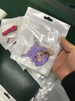 Bijoux de collier pendentif acrylique coloré personnalisé Logo gravé
