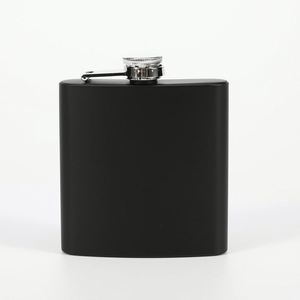 Gourde à whisky portable en acier inoxydable noir mat, étanche, pour le voyage, le camping et les activités de plein air - Product Image 1