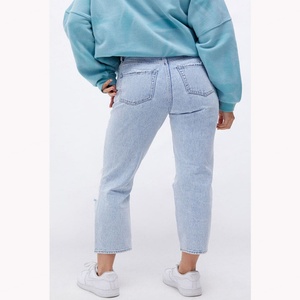 กางเกงยีนส์ทรงตรงเอวสูงสีฟ้าอ่อนขาดๆ แบบใหม่มาแรง สำหรับผู้หญิงไซส์พลัส - Product Image 4