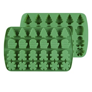 <span class=keywords><strong>Stampo</strong></span> in Silicone per Decorazione Torte Natalizie con <span class=keywords><strong>Albero</strong></span>, Guanto, Fiocco <span class=keywords><strong>di</strong></span> Neve e Omino <span class=keywords><strong>di</strong></span> Pan <span class=keywords><strong>di</strong></span> Zenzero - Product Image 1