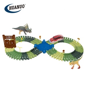 Classico Set Regalo di <span class=keywords><strong>Auto</strong></span> da Corsa su <span class=keywords><strong>Pista</strong></span> con Luci e Musica, Giocattolo Ferroviario Elettrico Colorato per Bambini - Product Image 6