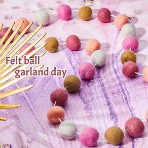 Ghirlanda di feltro di lana color <span class=keywords><strong>pompon</strong></span> clip fatta a mano 6.5 piedi lunga 24 sfere ghirlanda di feltro per la decorazione dell'albero di natale da parete - Product Image 4