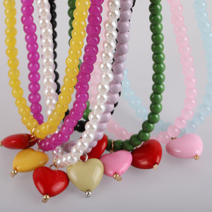 Collana con Ciondolo a Cuore in Resina Acrilica Colorata alla Moda <span class=keywords><strong>Perline</strong></span> di Vetro Fatte a Mano Stile Y2K per Donna Gioielli da Festa - Product Image 2