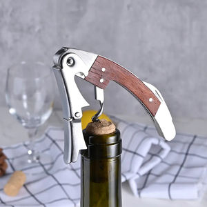 Tire-bouchon de Sommelier 3-en-1 Élégant en Acier Inoxydable et Manche en Bois avec Design Ergonomique et Retrait du Bouchon Fluide - Product Image 1