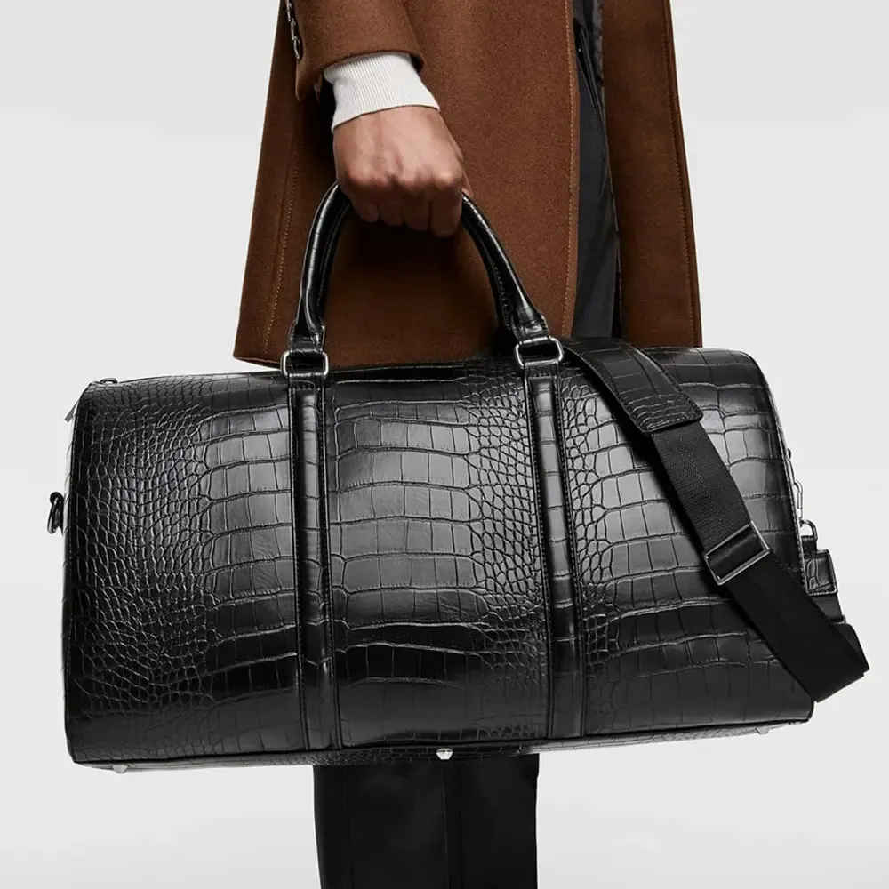 Borsa da viaggio in pelle di coccodrillo nero con logo personalizzato borsa da viaggio da uomo Business impermeabile borsa da viaggio per il fine settimana