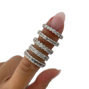 Anillo de Boda de Oro Sólido 14K 18K con Diamantes Cultivados en Laboratorio, Corte Redondo, CVD HPHT, Engaste de Puntas Compartidas, Venta al por Mayor, Fabricante - Product Image 1