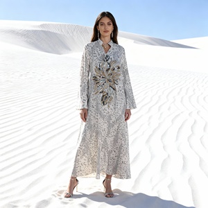 Abaya élégante en polyester avec strass thermocollants de luxe pour femmes musulmanes lors de fêtes et d'événements, vente en gros personnalisée - Product Image 1